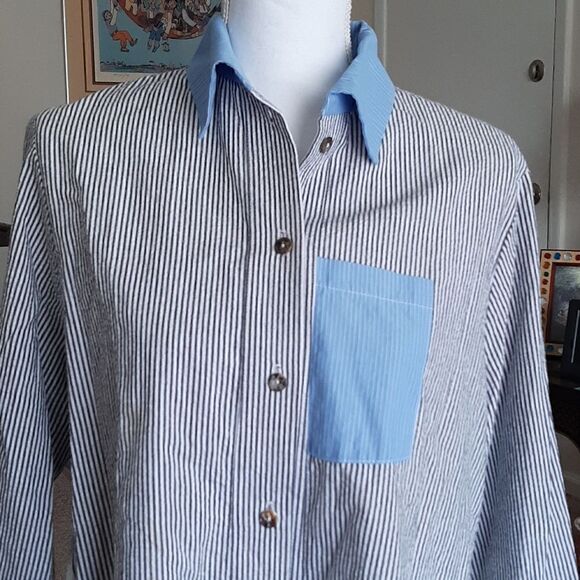 Vitamin grey, white, and blue stripped swing shirt - Picture 3 of 10